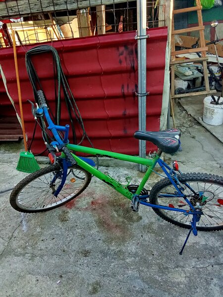 Vand bicicleta second-hand.